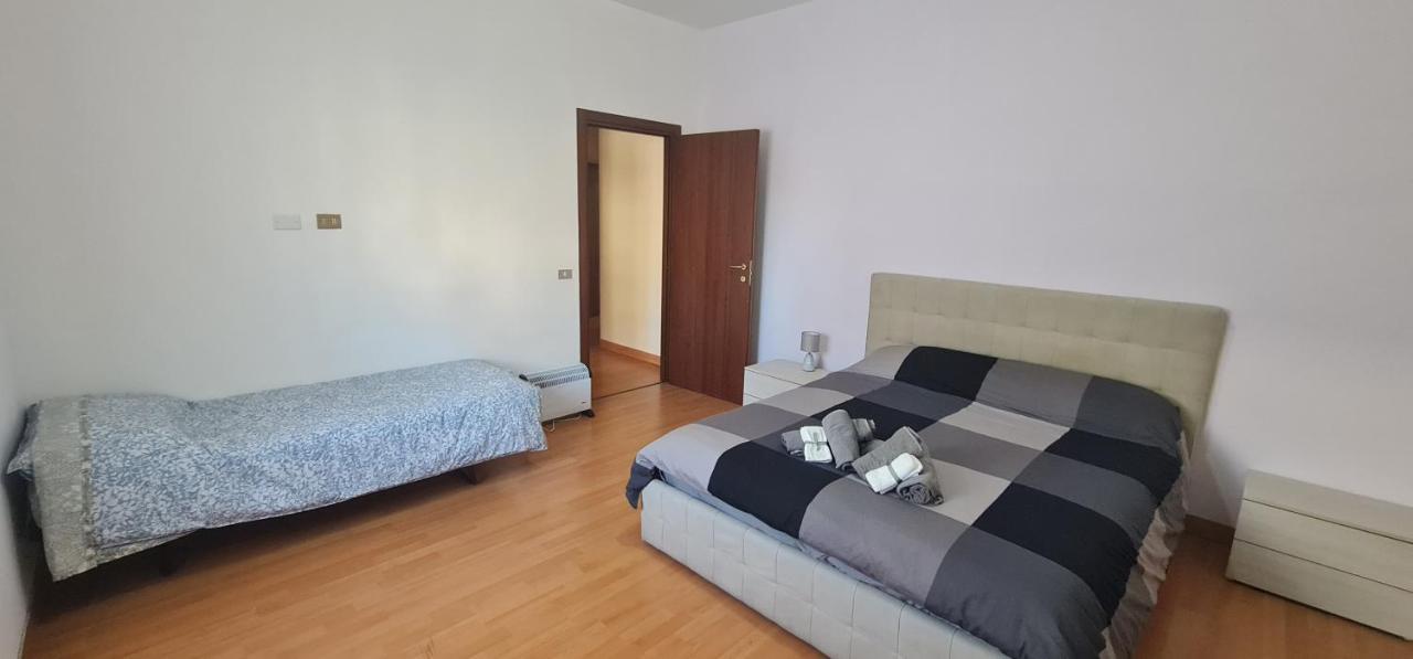 Appartamento Roma 800Mt Dalla Metro Luaran gambar