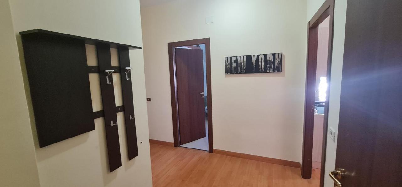 Appartamento Roma 800Mt Dalla Metro Luaran gambar